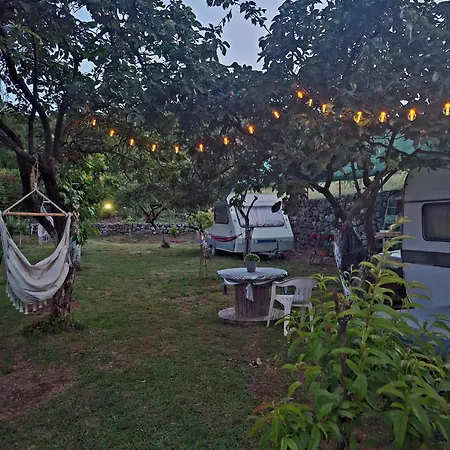 Komani Hideout 度假居 *
