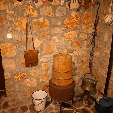 Komani Hideout 度假居 波德戈里察